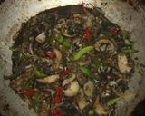 Foto langkah ke 4 dari resep Oseng cumi hitam tempe.