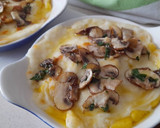 Foto del paso 8 de la receta: Ñoquis caseros con bechamel y setas al aceite de trufa