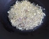 Foto langkah ke 3 dari resep Tumis udang sayur.