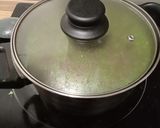 Foto del paso 9 de la receta Estofado de pollo tinto a las finas hierbas con patatas