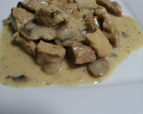 Foto del paso 7 de la receta: Lomo de cerdo con salsa de champiñones y queso