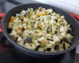 Foto del paso 1 de la receta: Emperador con samfaina 🐟🧅🍆🌶