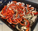 Une image de l'étape 6 de Queue de lotte aux poivrons rouges, oignon et herbes au vin blanc et citron.