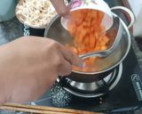 Hình bước làm 4 của món Đơn giản với món súp gà dễ nấu