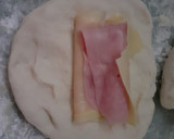 Foto del paso 3 de la receta: Pan Casero relleno de jamón y queso 😋