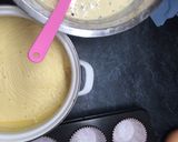 Vaníliapudinggal és csokidarabokkal töltött muffin recept fázis 4 fotója