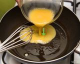 Foto del paso 4 de la receta: Omelette Jamón y queso el mejor!