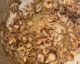 Foto del paso 1 de la receta: Potaje de garbanzos con setas y coliflor