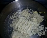 Foto langkah ke 2 dari resep Dadar Mie Bayam.