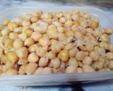 A picture of step 4 of Kachori chana chaaT.