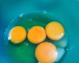 Foto del paso 1 de la receta: Huevos revueltos con maíz, jamón y queso