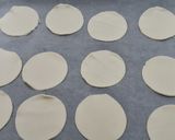Foto del paso 5 de la receta Mini empanadas de pollo con masa de hojaldre