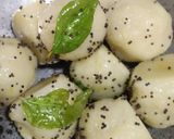 A picture of step 8 of Stuffed sooji balls.