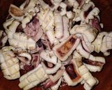Foto langkah ke 1 dari resep Sambal sotong tomat ijo.