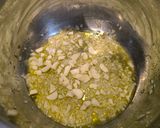 Zellerkrémleves, pirított kiflivel, sajtropogóssal recept fázis 2 fotója