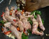 Foto langkah ke 4 dari resep Oseng Cumi Asin.