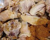 Hình bước làm 2 của món Gà kho quế chi