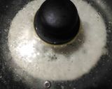 A picture of step 3 of Rice pancake.