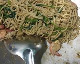 Foto langkah ke 4 dari resep Mie Kangkung Belacan.