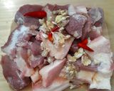 Hình bước làm 1 của món Thịt kho tàu - món đoàn viên