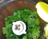 Petrezselyem zöldje eltevés recept fázis 1 fotója