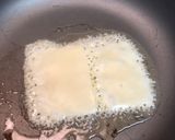 A picture of step 1 of Keto Tomato and avocado cheese ‘toast’.