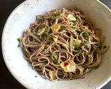 A picture of step 5 of Soba Noodles with Garlic Chilli Oil.