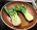 Foto del paso 4 de la receta: Pak choi con anacardos, sésamo y vinagreta de miel y naranja