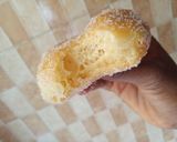 A picture of step 5 of Sugar coated donuts.
