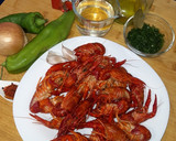 Foto del paso 1 de la receta: Cangrejo de río en salsa de vermut blanco de Reus