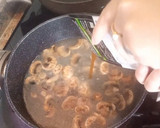 Foto del paso 1 de la receta: Ramen de cerdo y setas 🥣