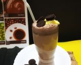 A picture of step 5 of Oreo Cold Coffee.