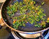 A picture of step 3 of Palak Aloo Lehsuniya.