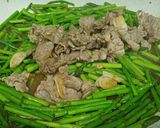 Hình bước làm 2 của món Bò xào măng tây