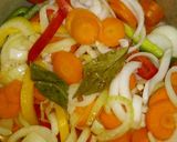 Foto del paso 2 de la receta: Escabeche de pollo