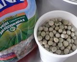 Foto del paso 1 de la receta: Hamburguesas de Arvejas y pencas de acelga de mi casa... 🤔🍔🍔🍔🤨😜!!!