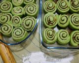Foto langkah ke 3 dari resep Cinnamon roll dan nutela chese roll pandan.