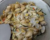 Foto langkah ke 5 dari resep Kerang Batik Tauge Super Pedas.