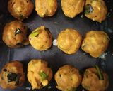 A picture of step 8 of Vada pav with dry chutney.