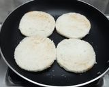 A picture of step 6 of Pepper mushroom mini bread pizza.