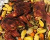 صورة لخطوة 4 من وصفة صنية دجاج 🐓 مع البطاطا والجزر روووعه 👌🏼😋