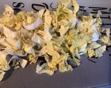 Une image de l'étape 3 de Salade castelfranco aux noix, carotte violette et persil.