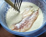 Foto del paso 2 de la receta: Pescado frito y buñuelos de lechuga