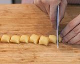 Foto langkah ke 5 dari resep Mini Churros Pakai Susu: Modal GARPU!.