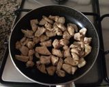 Foto del paso 2 de la receta: Empanada de pollo y brotes de soja