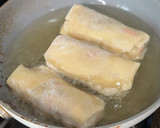A picture of step 4 of Crispy Spring Roll.