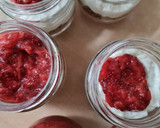 Foto del paso 2 de la receta: Cheesecake de frutilla en vaso
