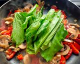 A picture of step 4 of Veg Kung Pao Noodles.