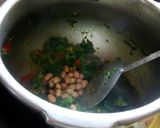 A picture of step 2 of Dal palak khichdi.