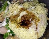 Foto langkah ke 4 dari resep Mie goreng baso.